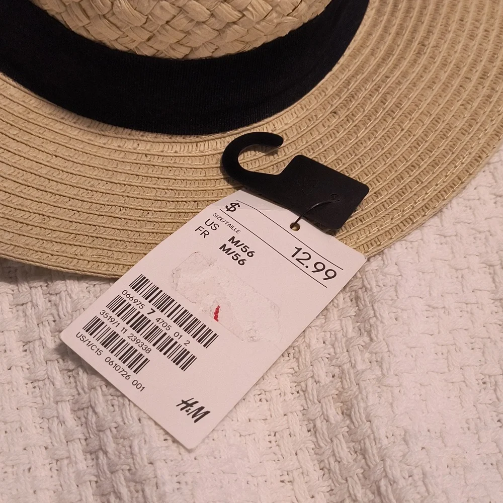 Straw hat - Picture 2 of 3